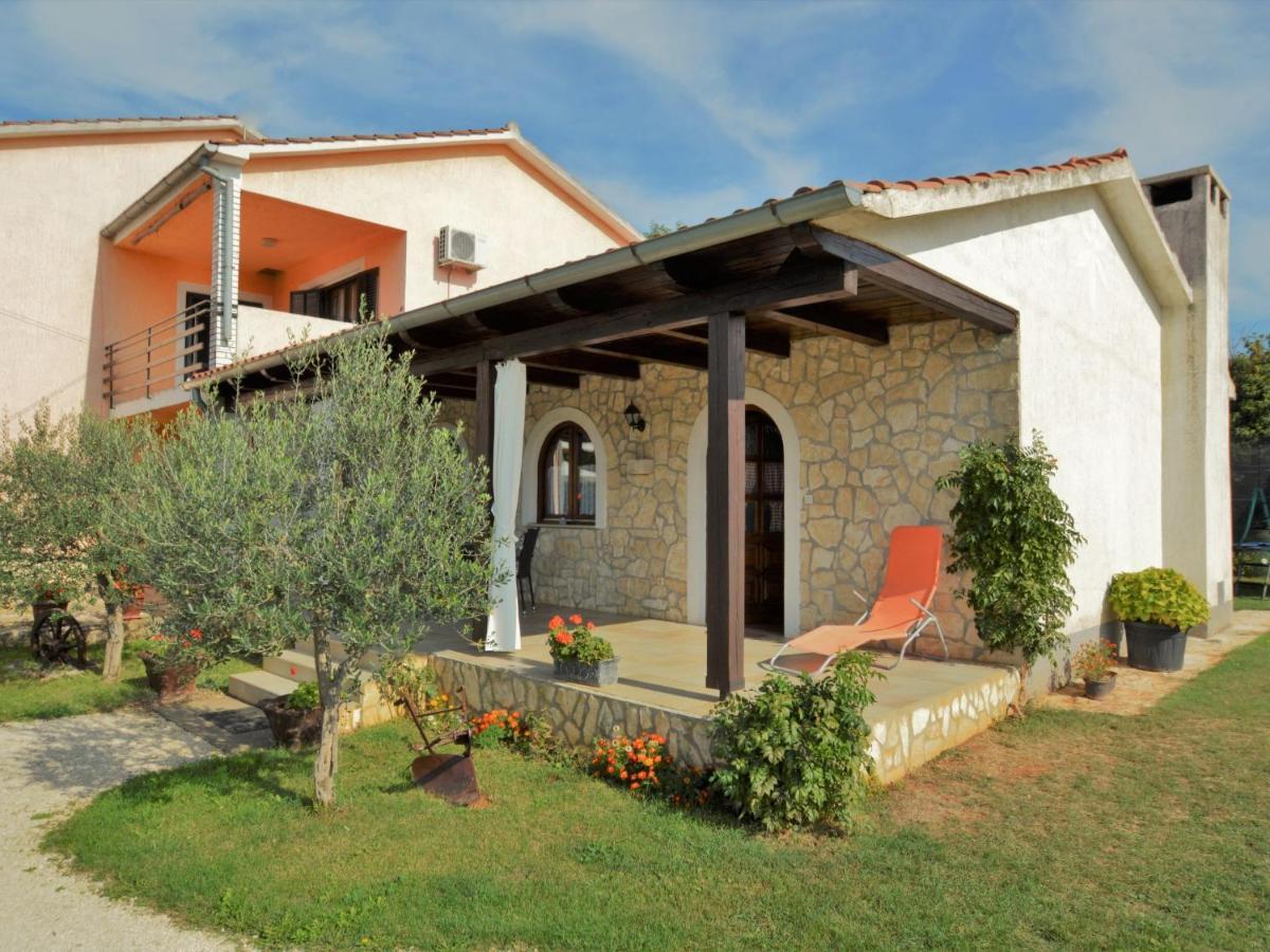 Holiday Home Cekic - Roj506 By Interhome Sosici Bagian luar foto